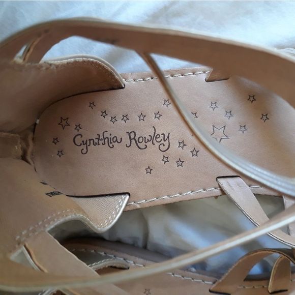 NWOB Cynthia Rowley gold gladiator sandals - Picture 4 of 6